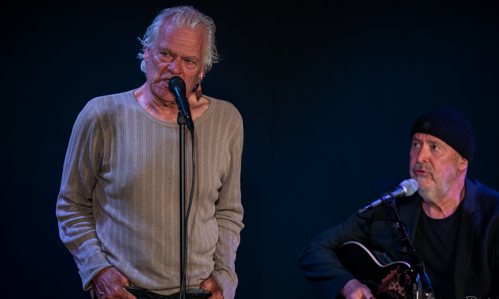 Guitaristen og de sarte sjæle - Carls Café