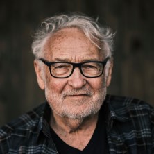 Niels Hausgaard 2026 - Sammen kaster vi den første sten