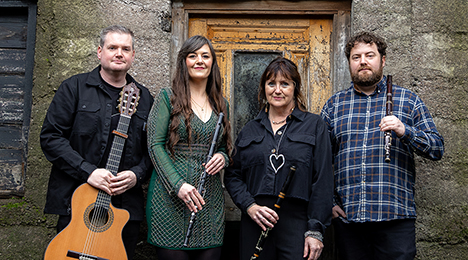 Dingle Folkfest on Tour (IE)