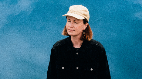 Anna Roemer with Strings