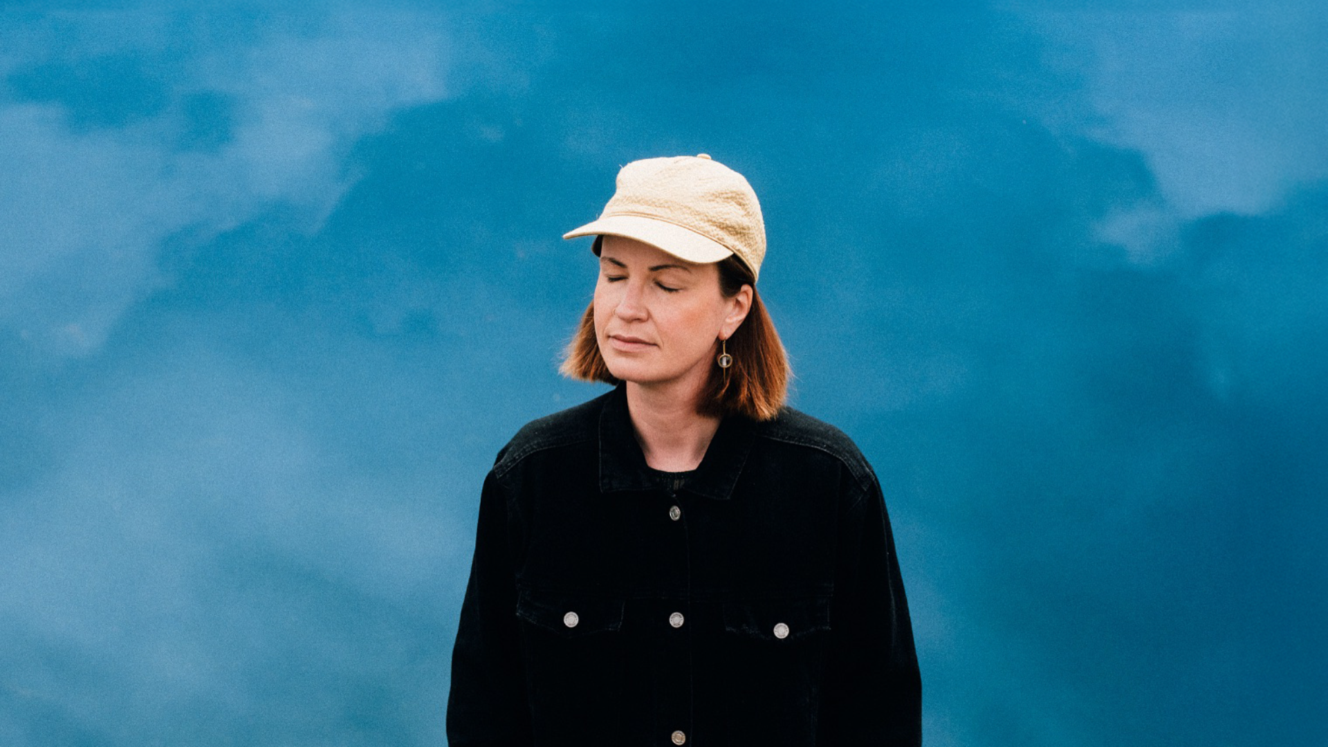 Anna Roemer With Strings