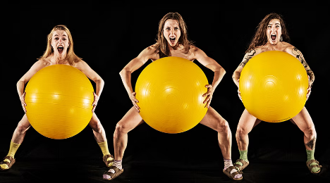 K.I.S.S. Kvinder I Sokker og Sandaler