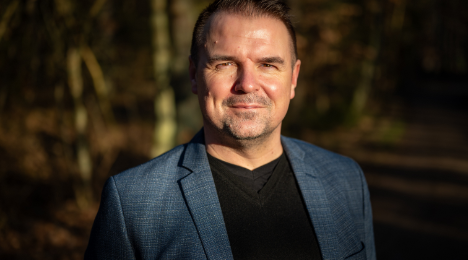 Syng med Thomas Tonsberg Schlie