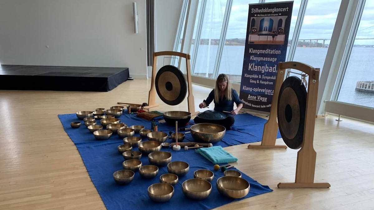 Middelfart: klangmeditation og gongbad hos KulturØen med Anne Viese