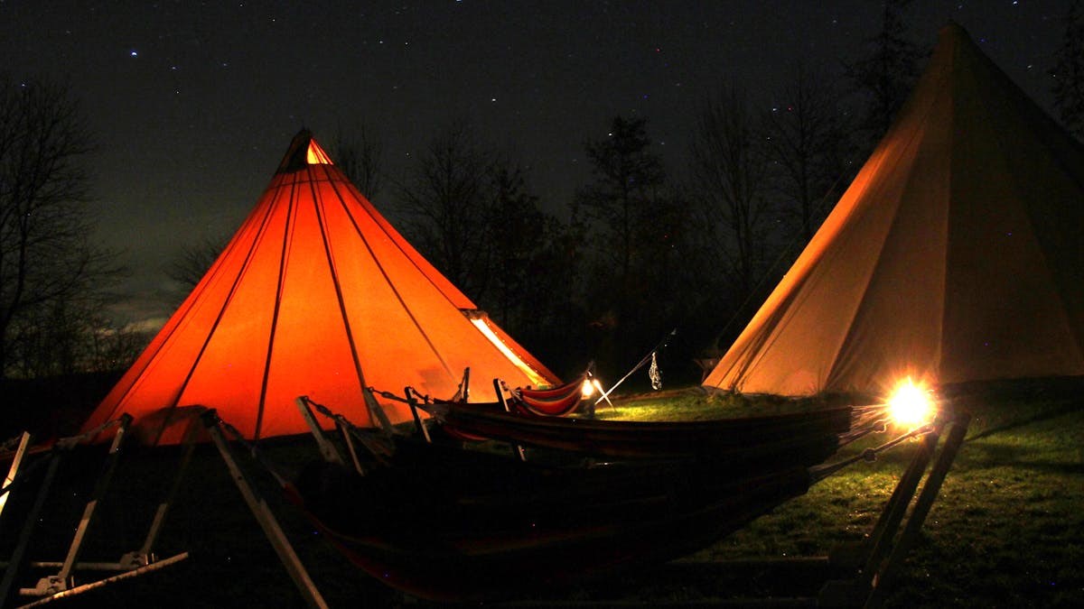 Stjerneskud, stjernebilleder og mulighed for at sove udendørs