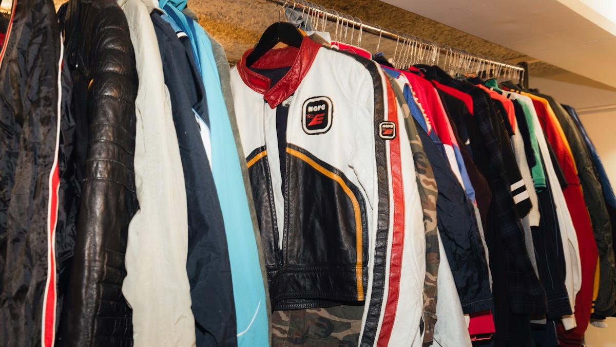 Vintage kilosalg hos Decades