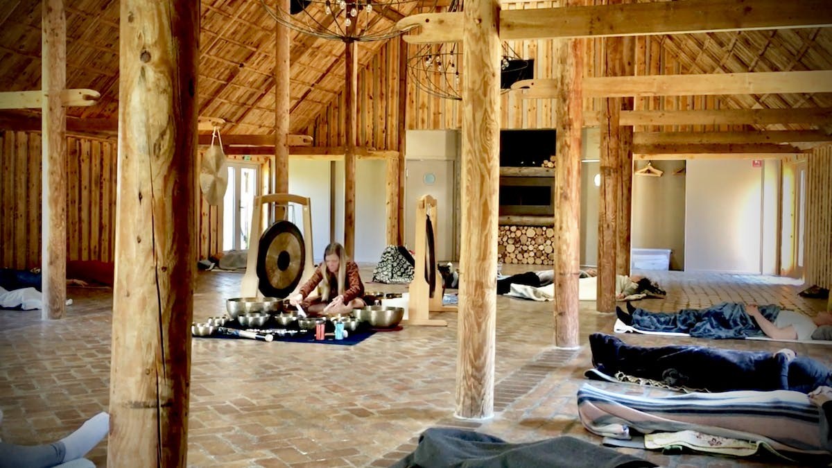 Nordsjælland: Fuldmåne gongbad og klang i Valhalla