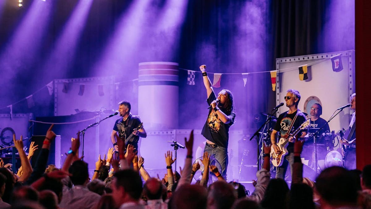 Koncert med NightHogs (Rock/pop tribute)