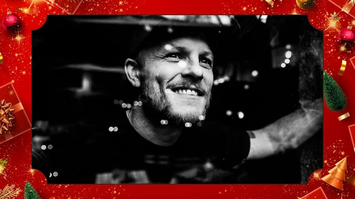 Jakob Sveistrup synger julen ind