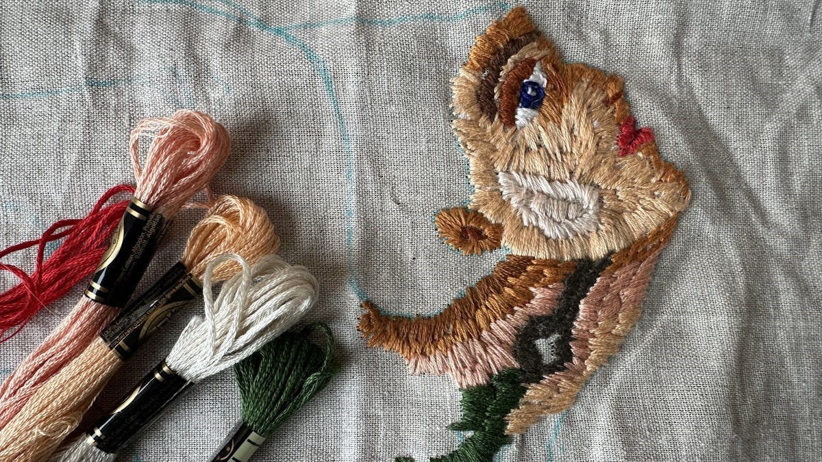 Frit broderi - en legende og eksperimenterende workshop med nål og tråd