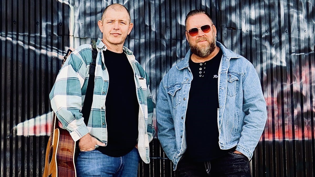 Lejrbål & Løgnehistorier med Smeden&Mazzen