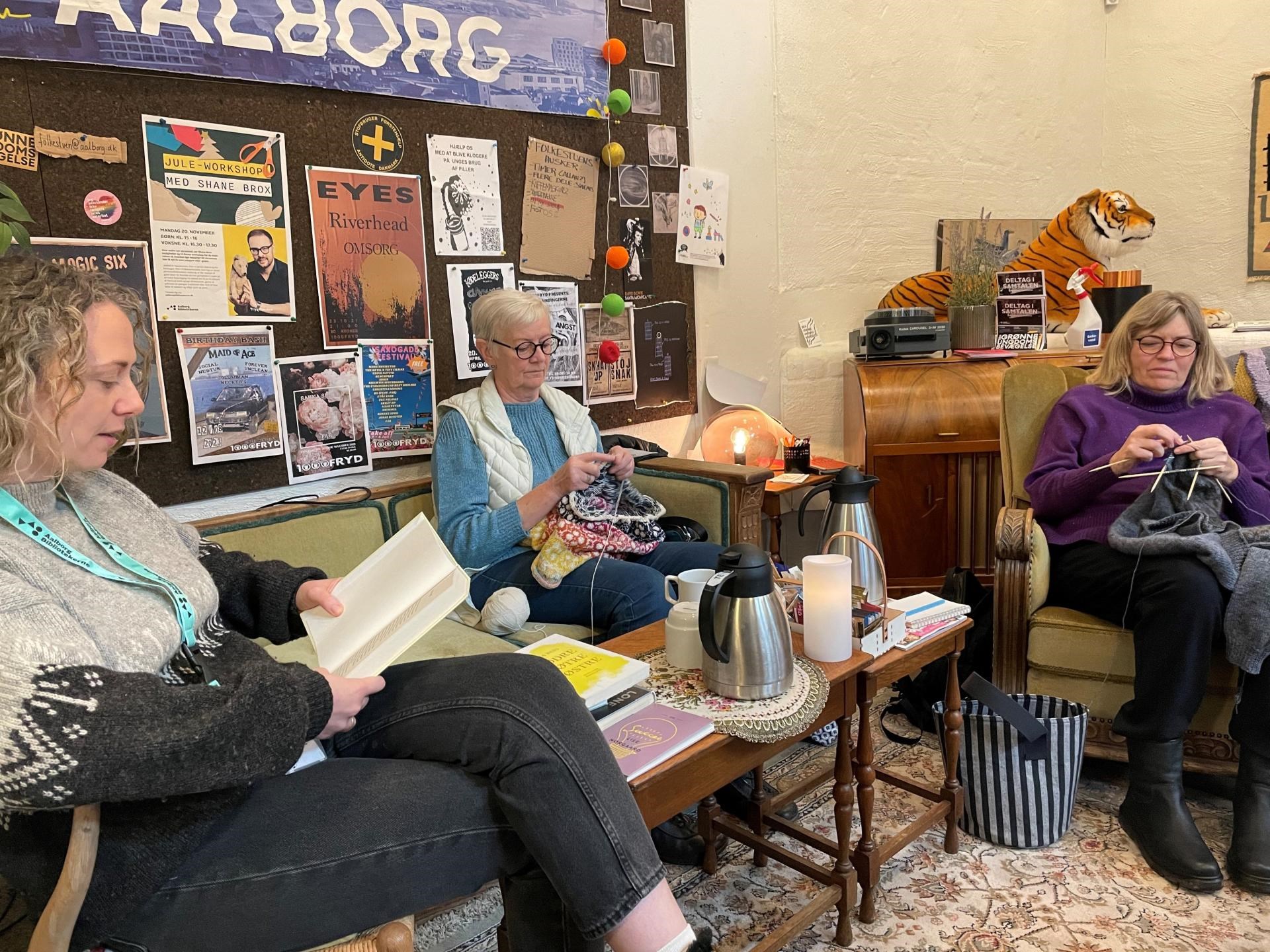 Strikkefællesskab i Folkestuen