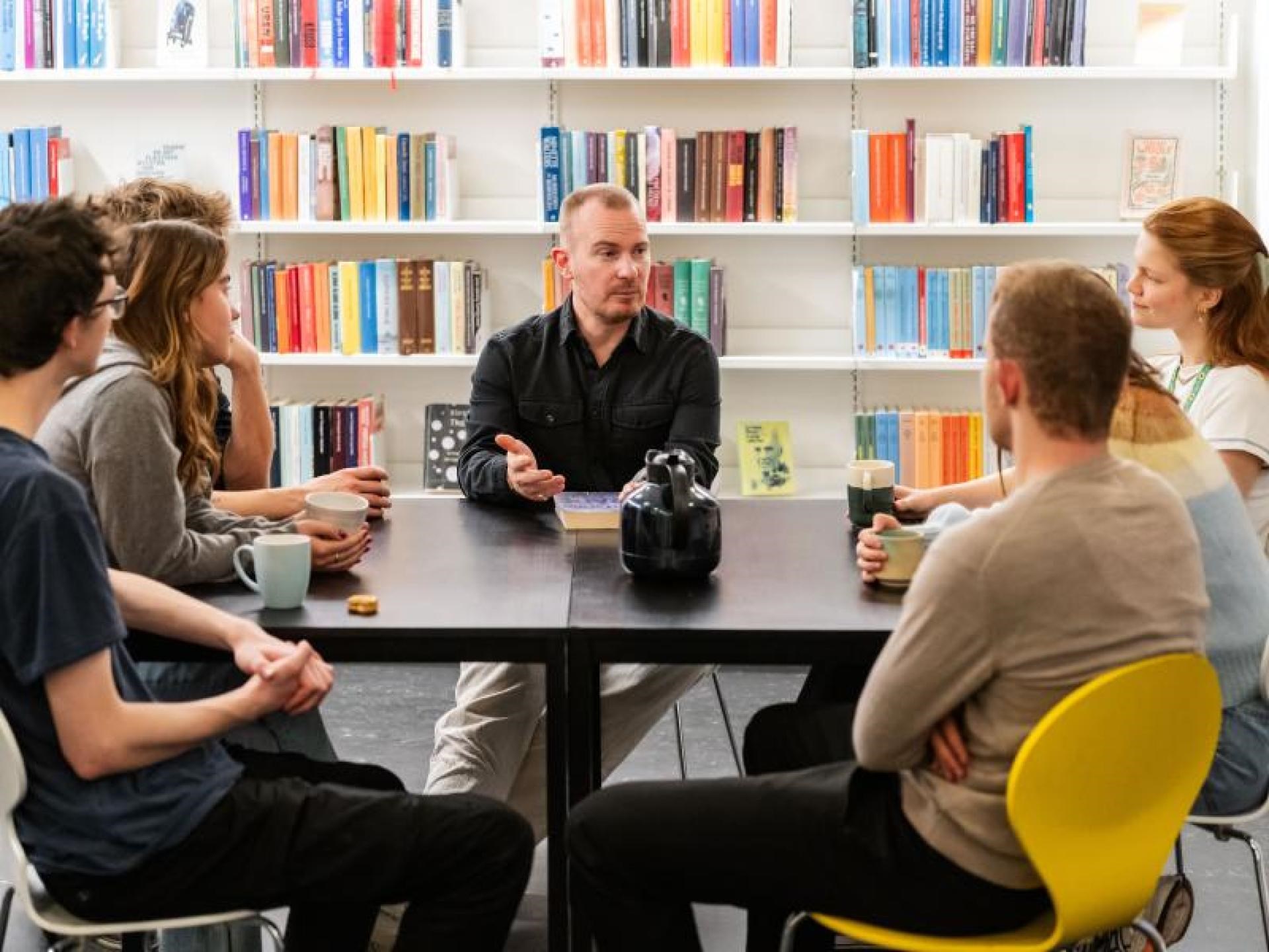 Vil du med i læseteater?