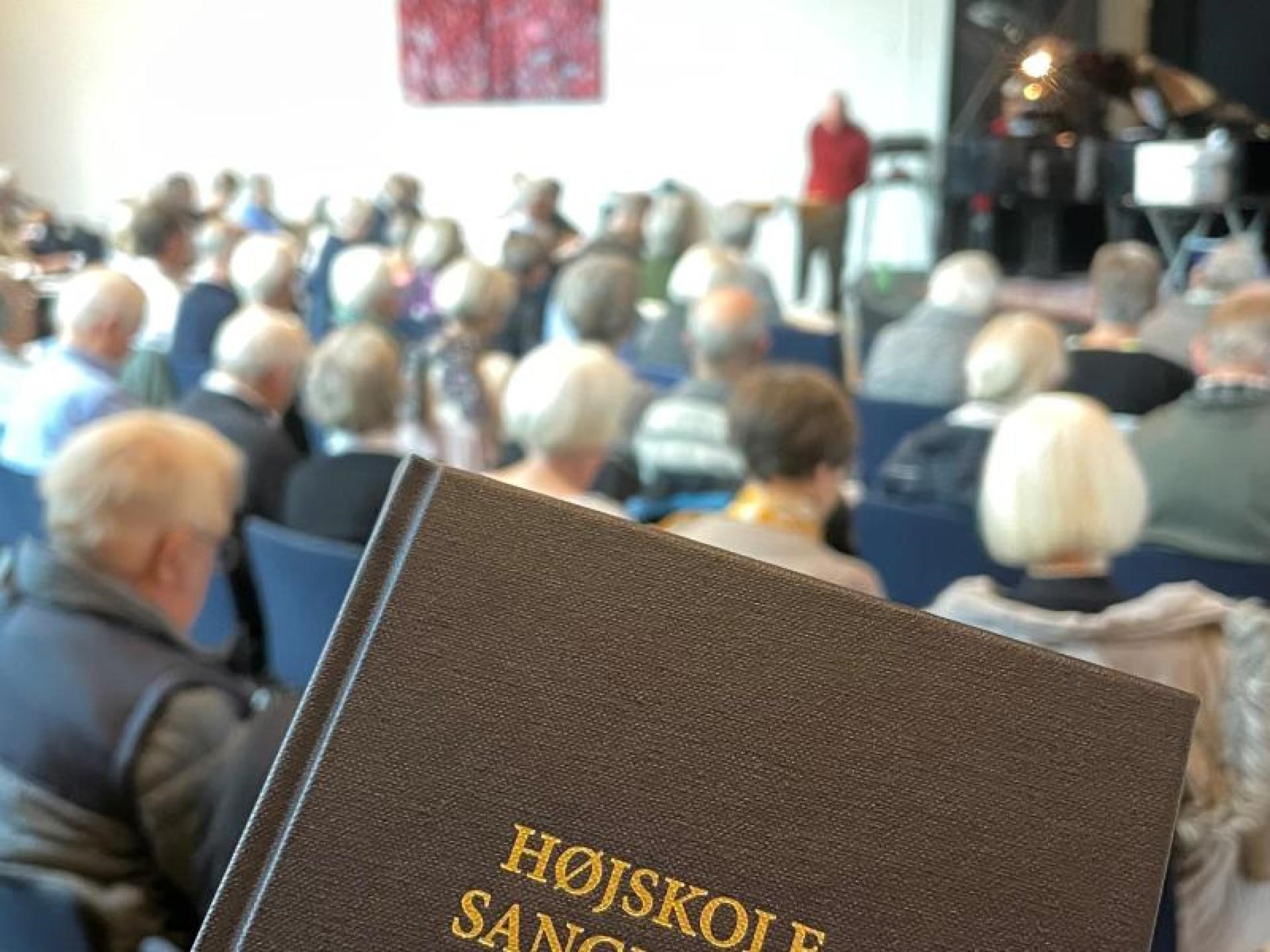 Morgensang i Gudenåhuset