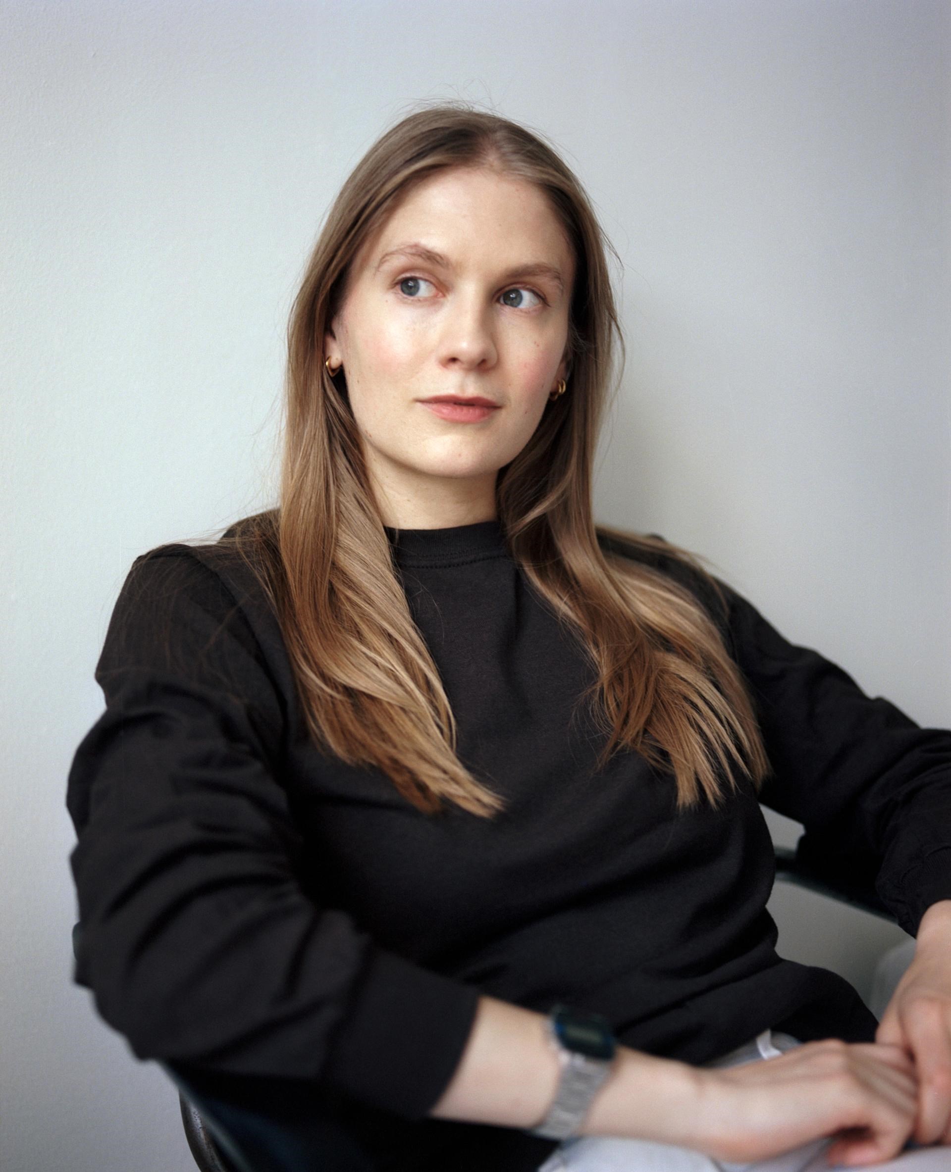 Udsolgt // Emma Holten: Underskud - Om værdien af omsorg