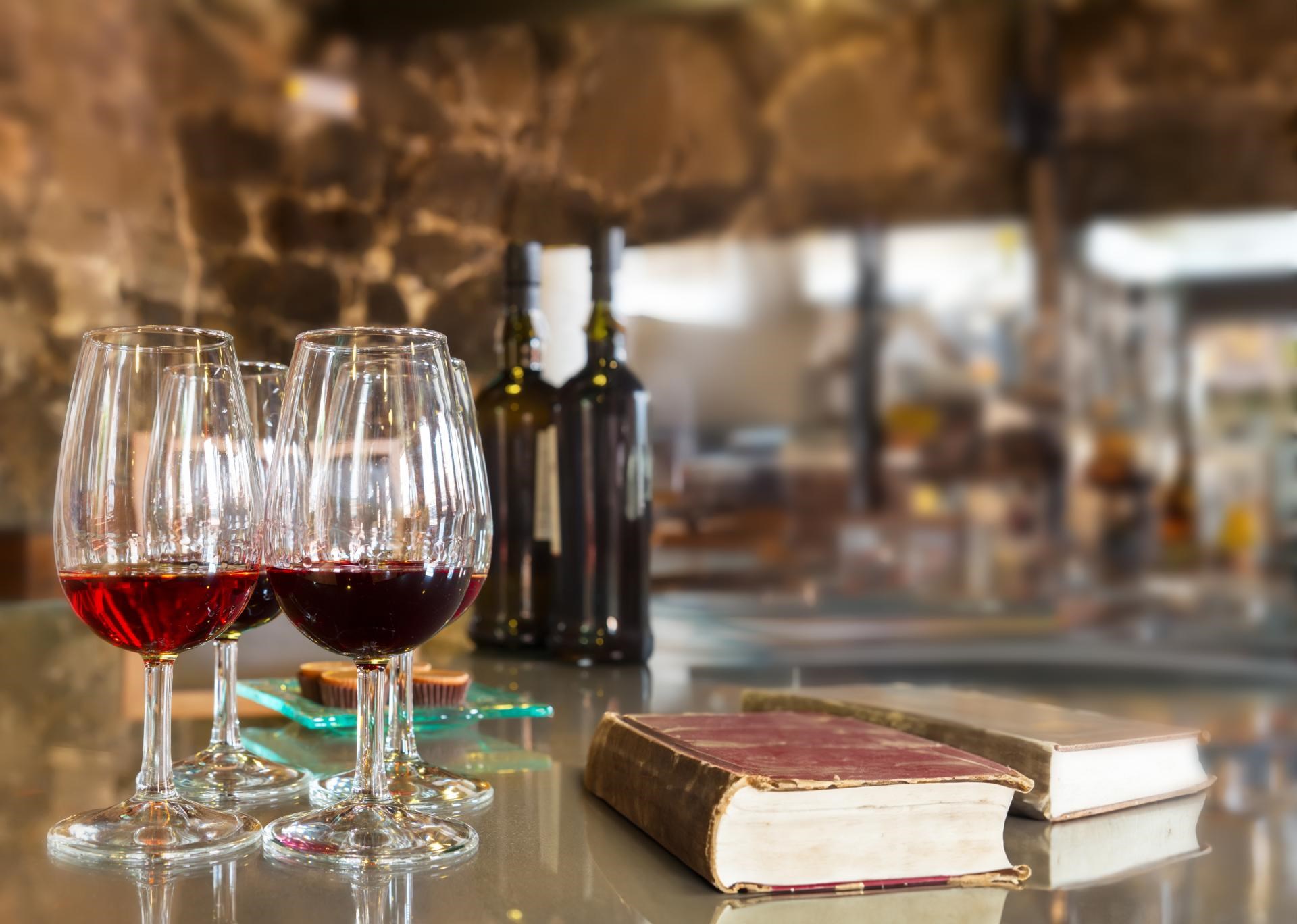 Udsolgt! Vers og vin - en aften med poesi og smagsoplevelser