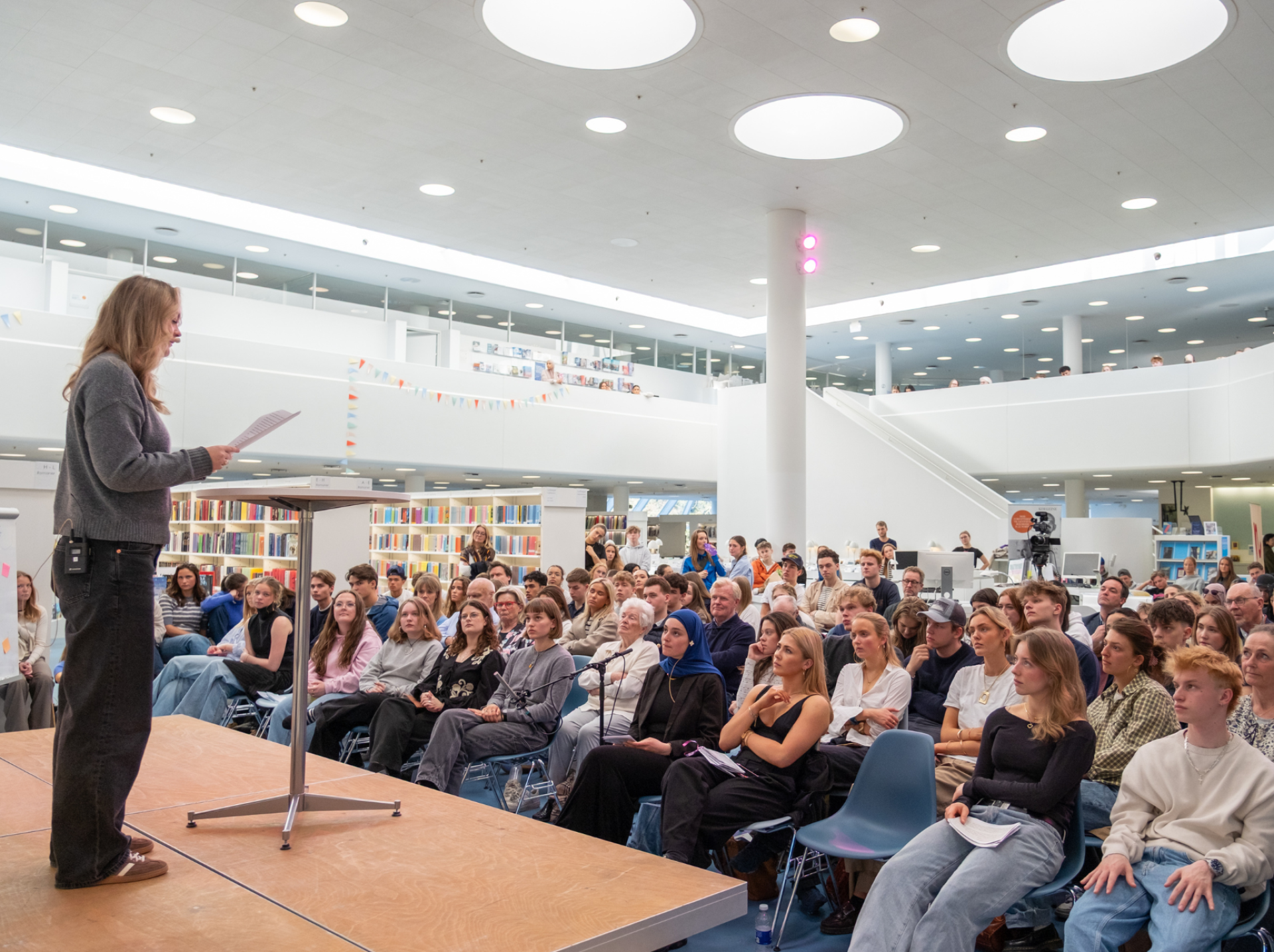 Talefest: Unge stemmer på scenen