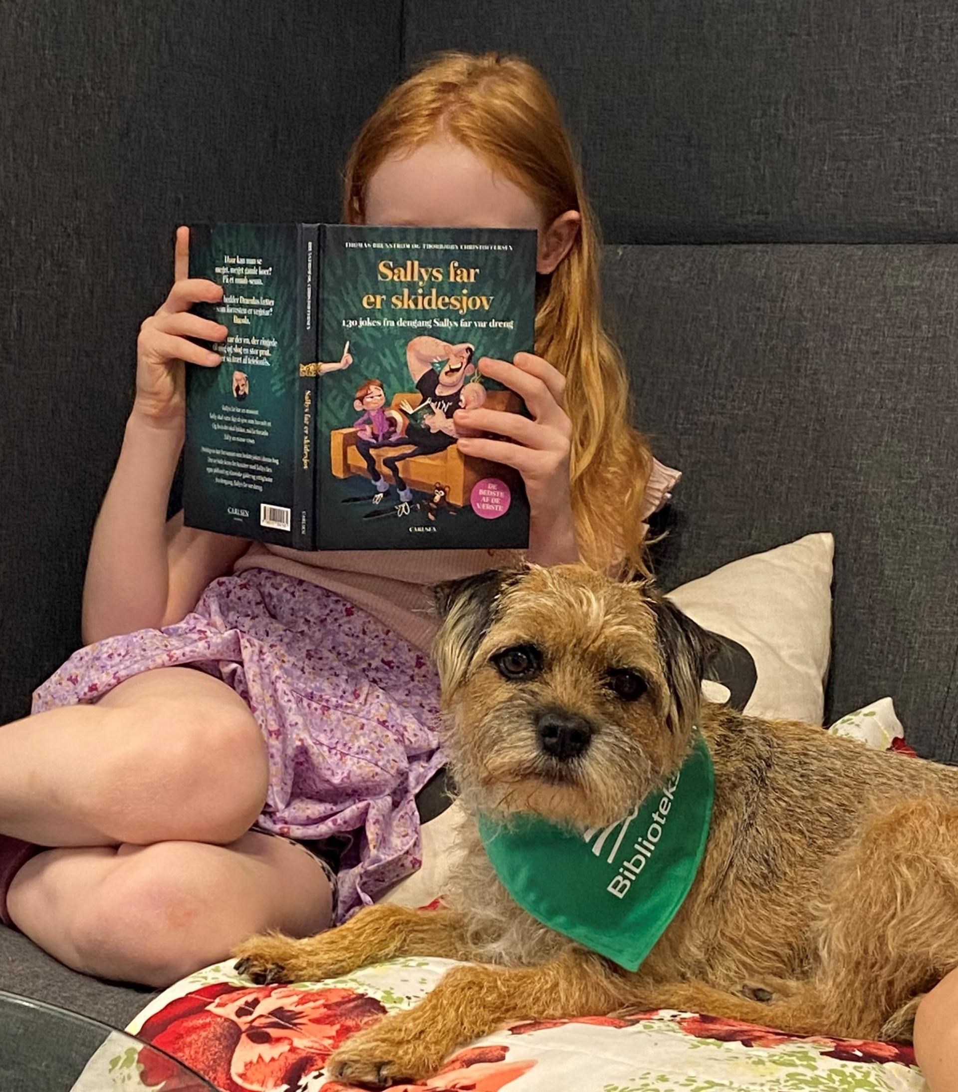 Kom og læs med Bibliotekshunden Perry