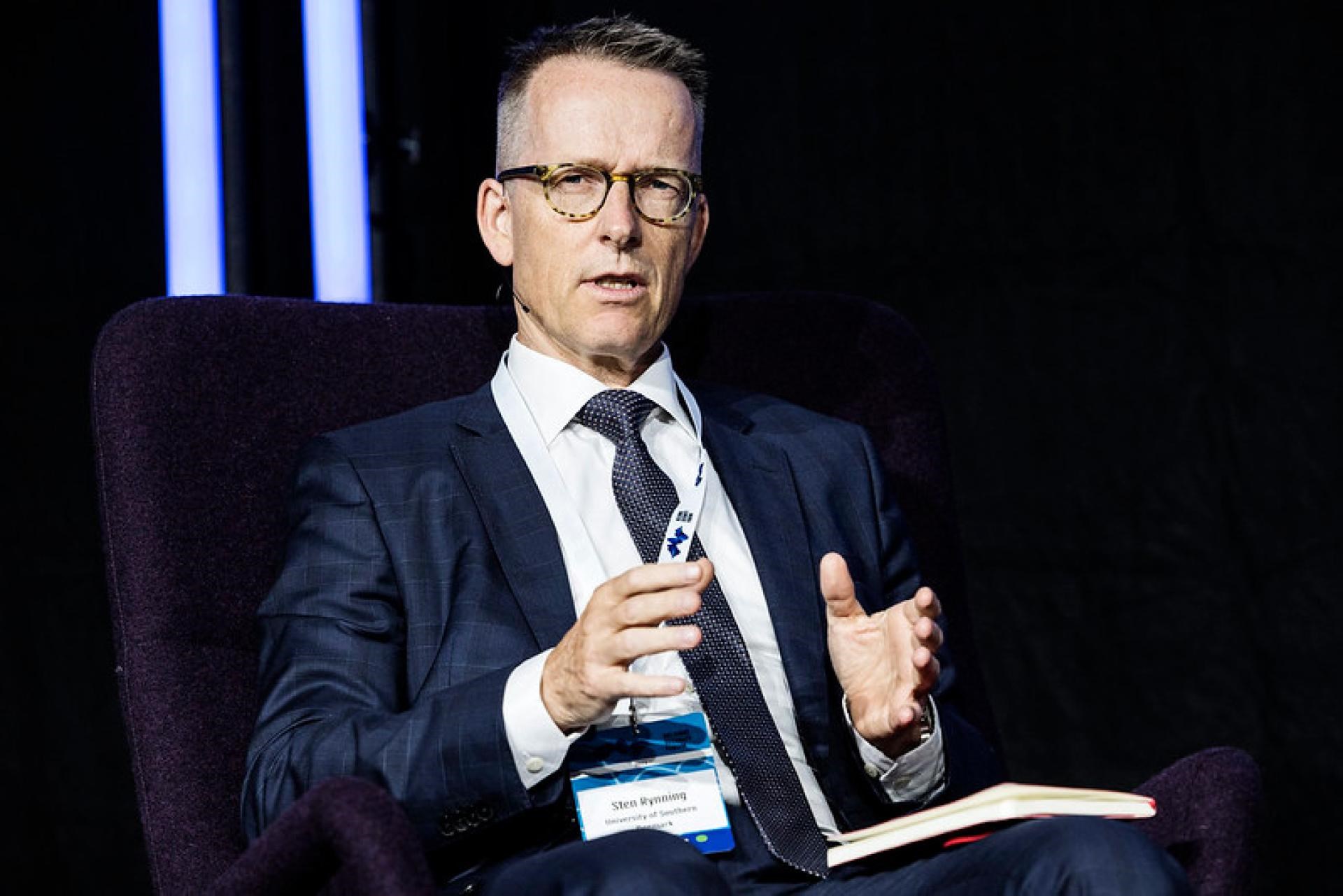 Foredrag: Kan Europa tage ansvar for Europas forsvar v/ Steen Rynning