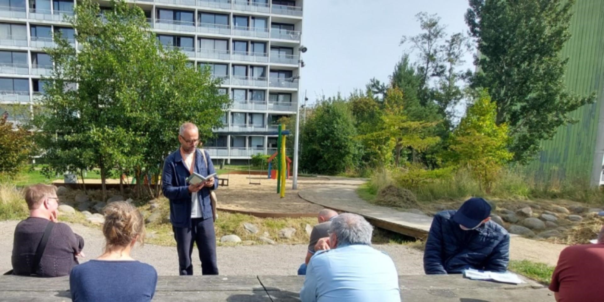 Højtlæsning i Bibliotekshaven - LitX