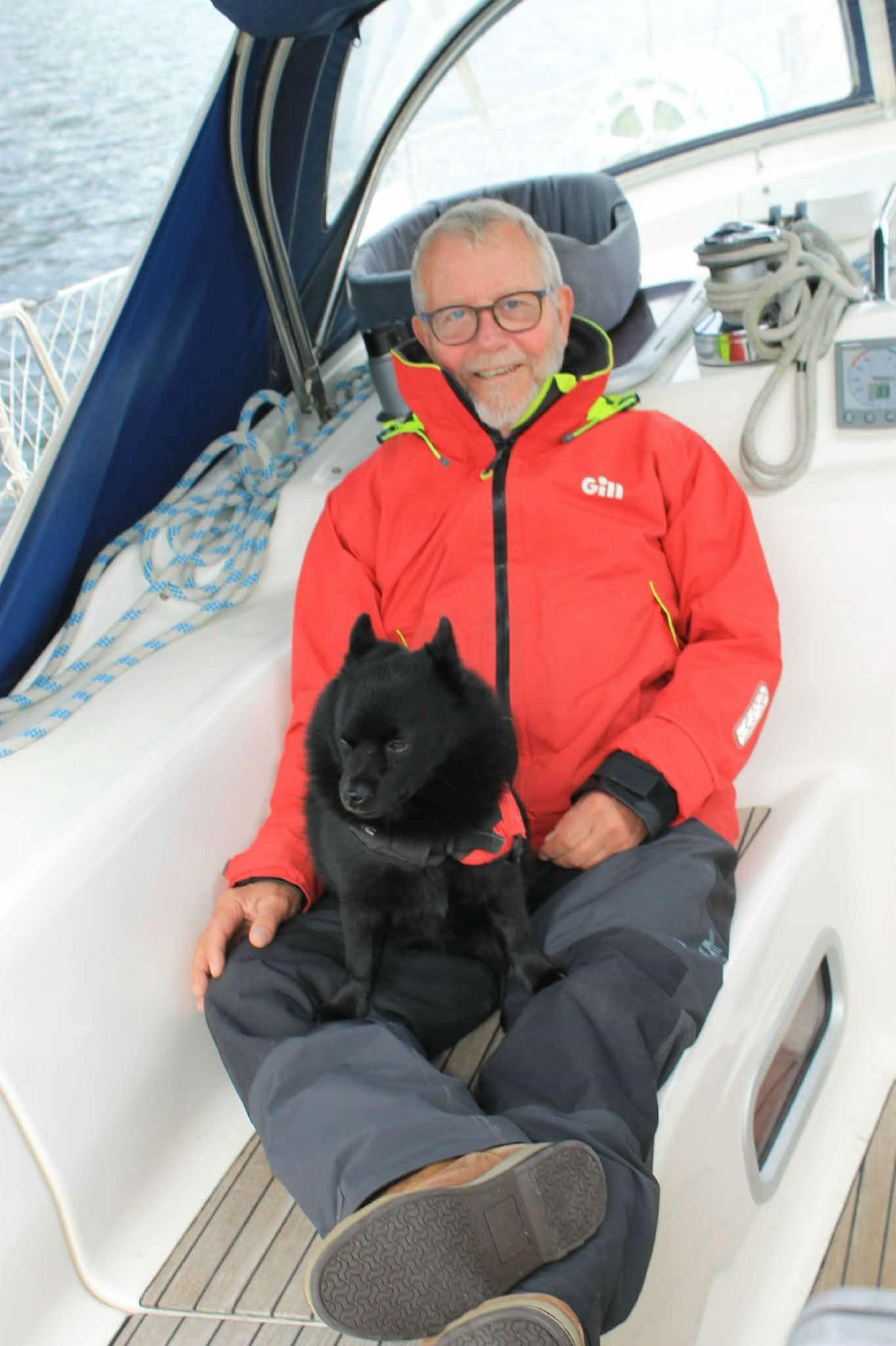 Henrik Neve solgte huset og flyttede ombord