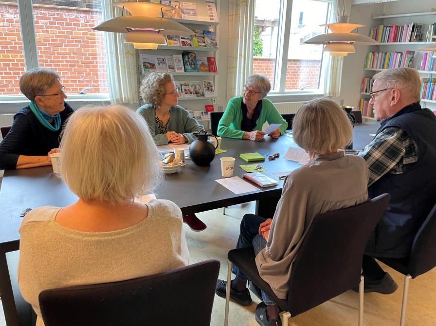 Fælleslæsning uden lektier. I ulige uger. UDSOLGT