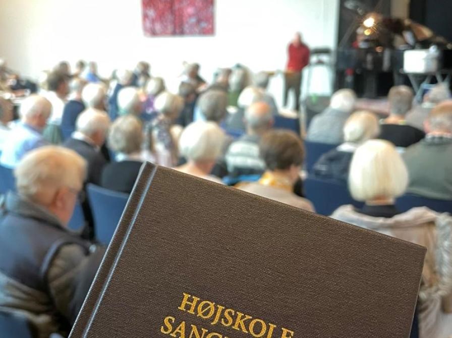 Morgensang i Gudenåhuset