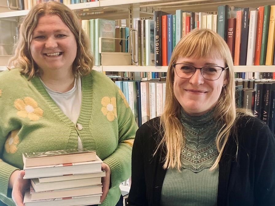 Mellem hylderne - ses vi til bogsnak om mennesket, kærligheden og verden i 2020'erne?