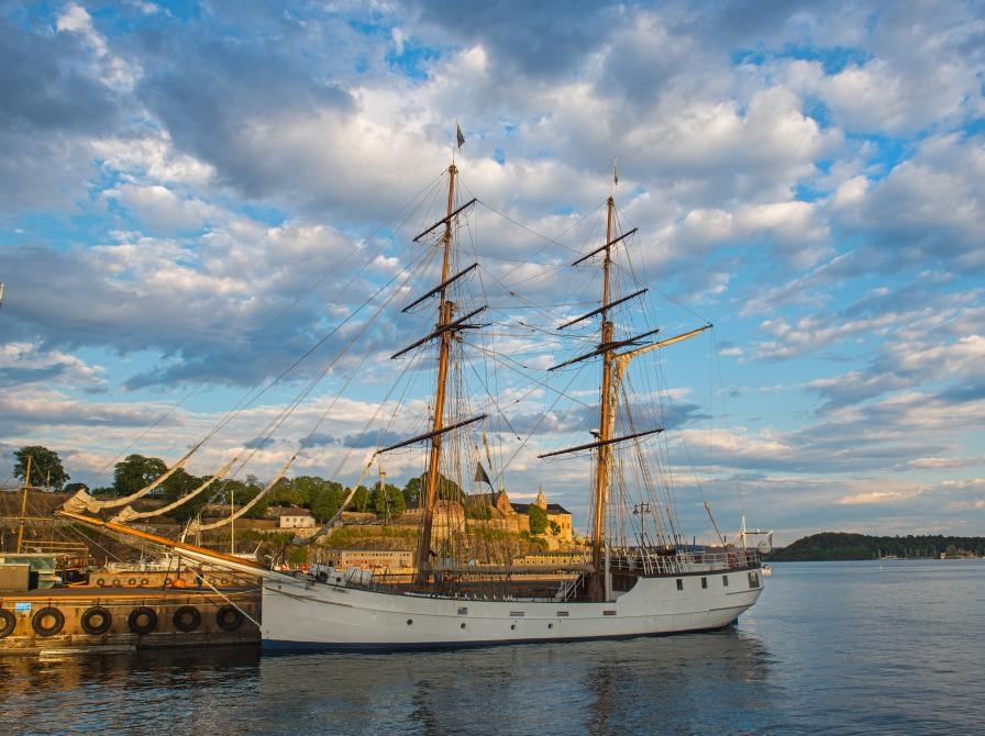 Med skib og karavane: 1000 års globalisering