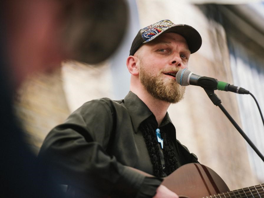 Kælderpoesi & koncert