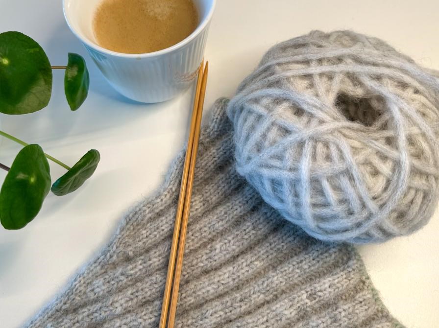 Strikkefællesskab på Hasseris Bibliotek