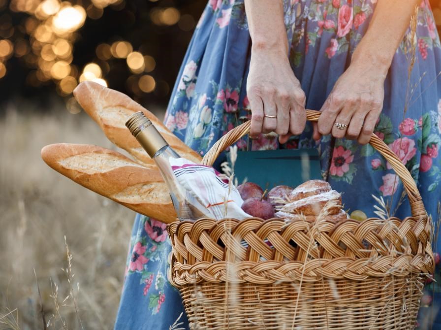 Fællesspisning og bogcafé: LitteraTuren går til Frankrig