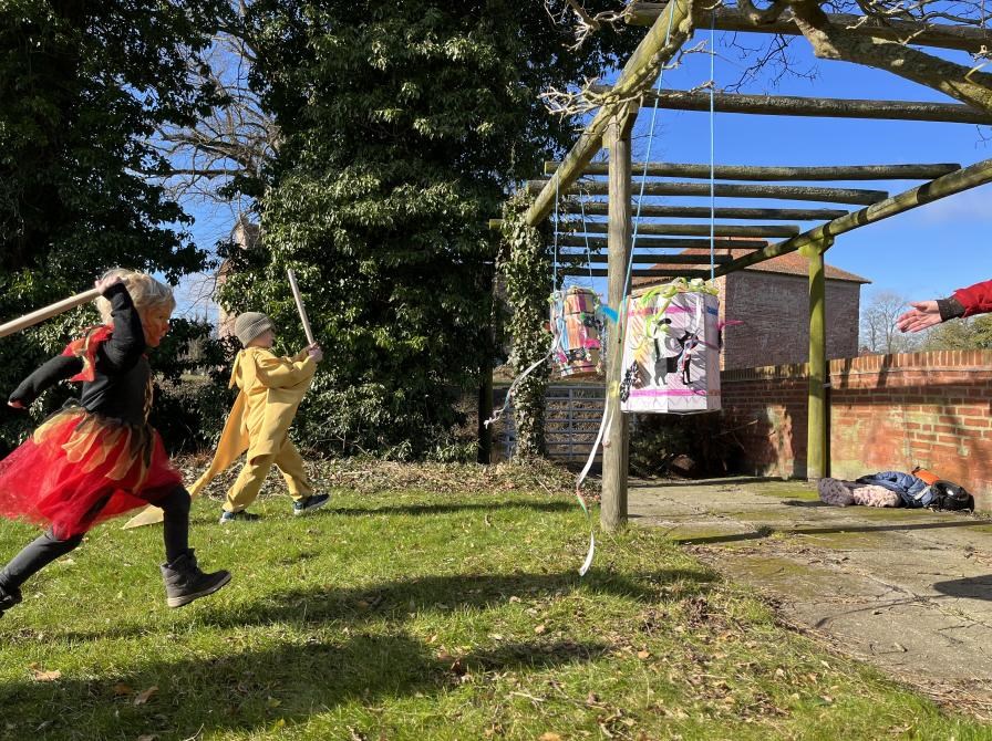 Fastelavn: Slå katten af tønden!