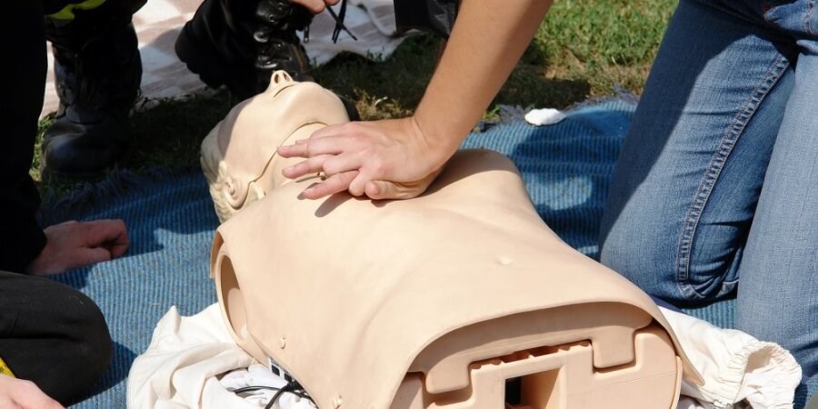 Førstehjælpsopdatering og Akutte/Kritiske tilstande i Klinikken