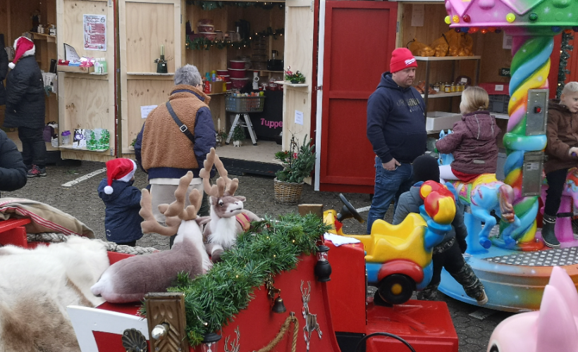 Farm Fun besøger Møllecentrets juleby