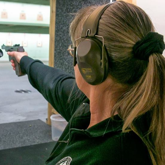 Træning på riffel og pistol