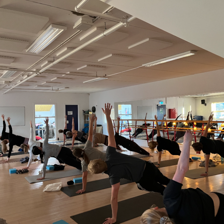 Søndagsyoga