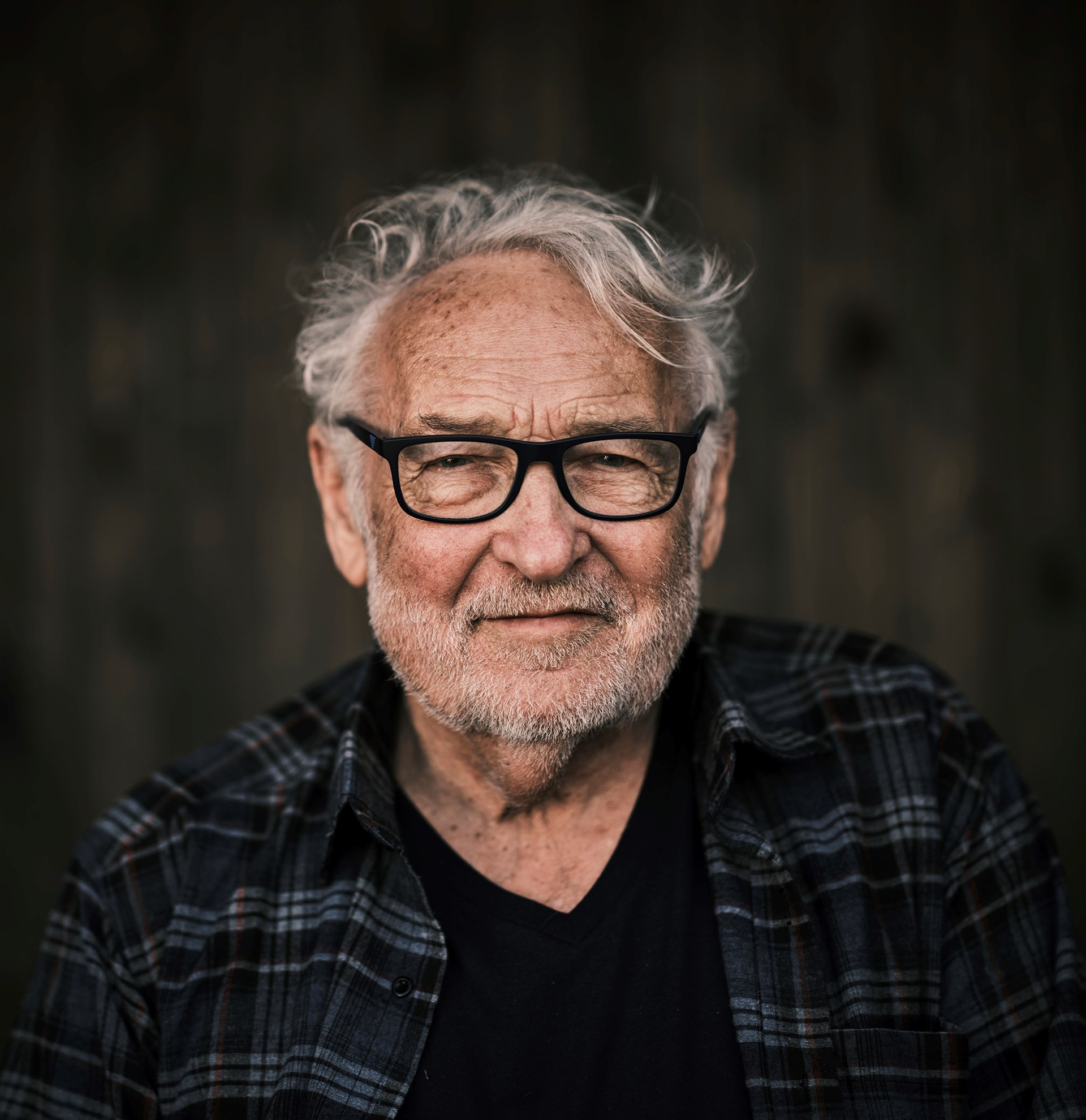 Niels Hausgaard. Sammen kaster vi den første sten