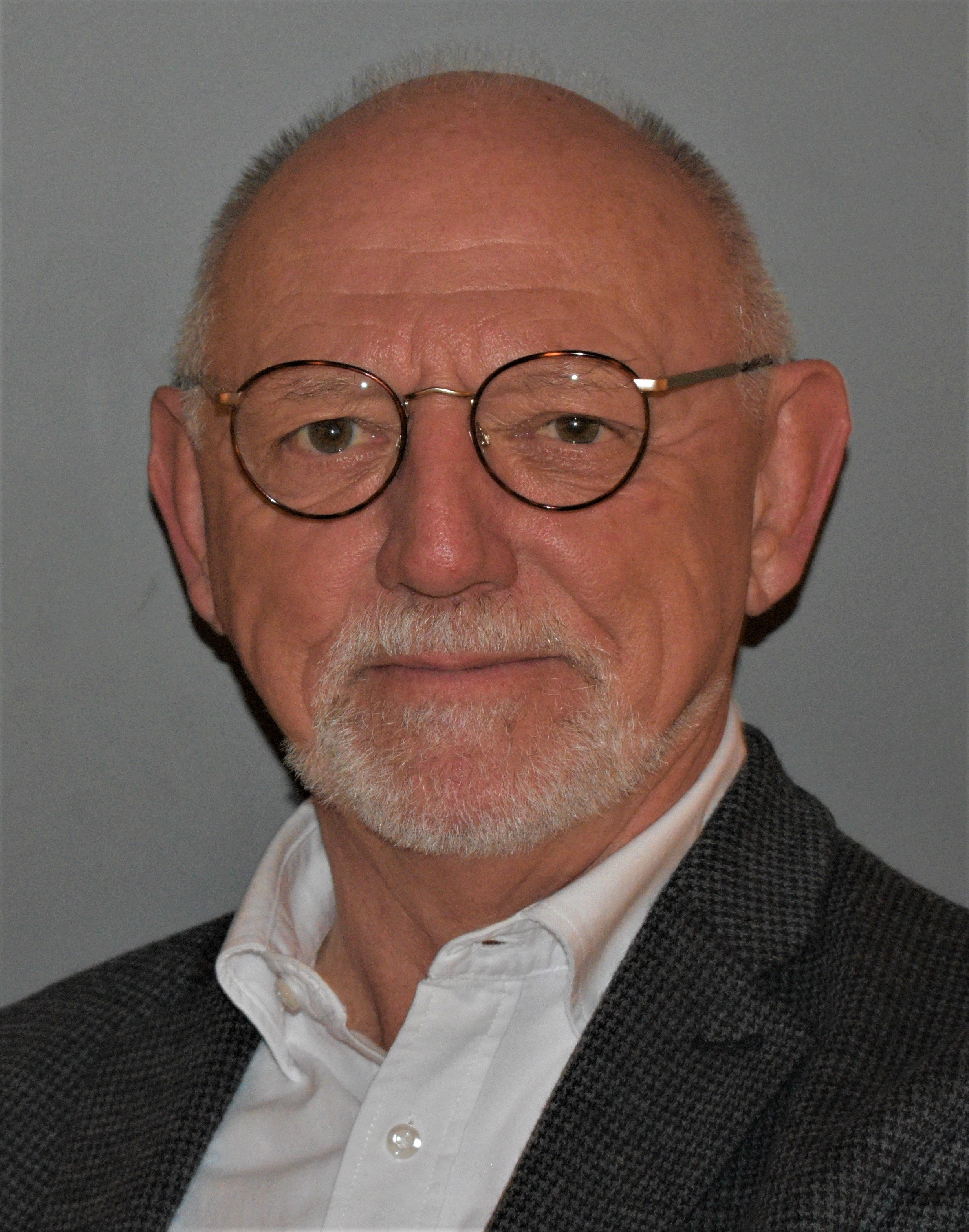 Fra Gadebetjent til et liv i PET`s verden