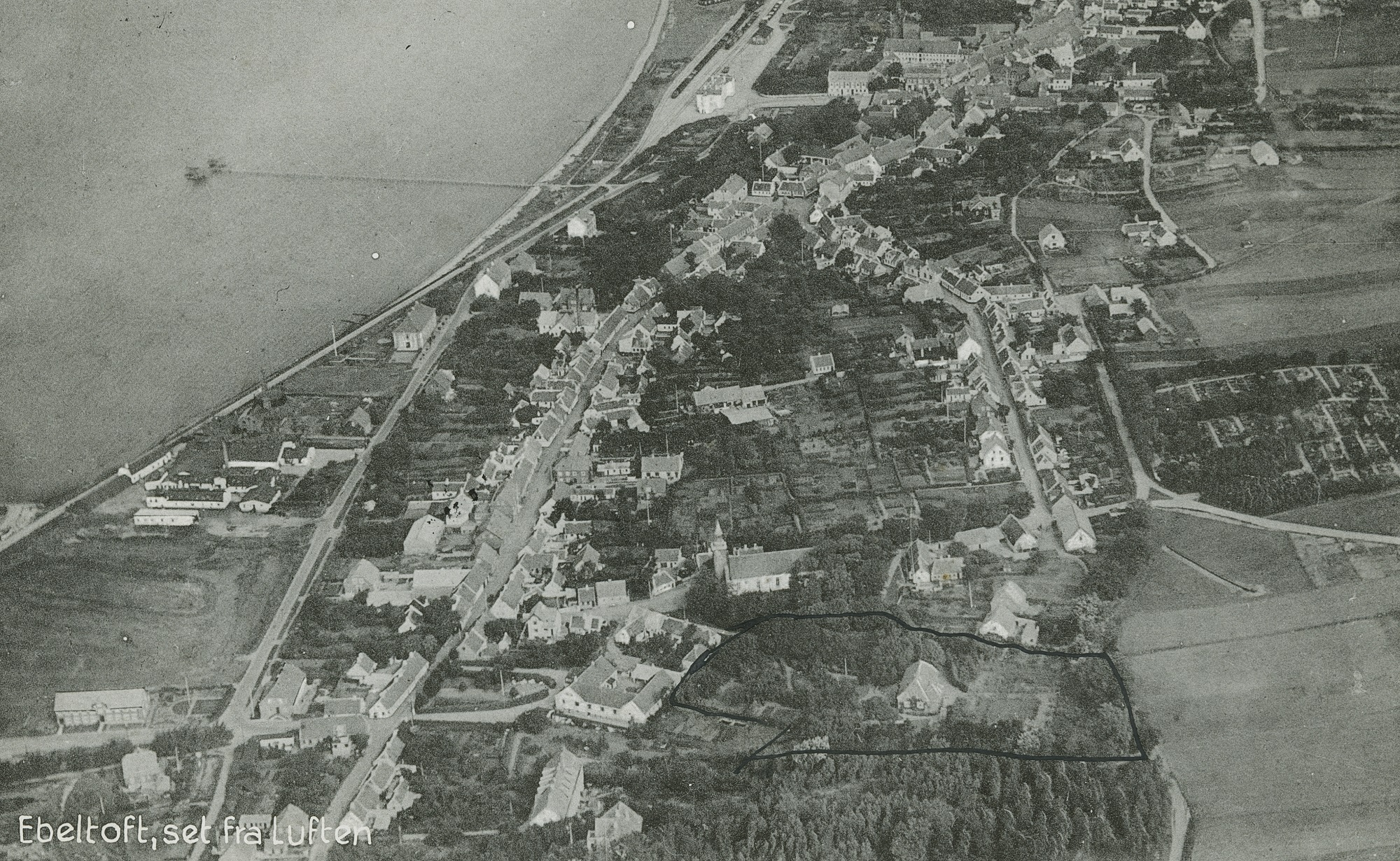 Ebeltoft i medgang og modgang - 725 år som købstad