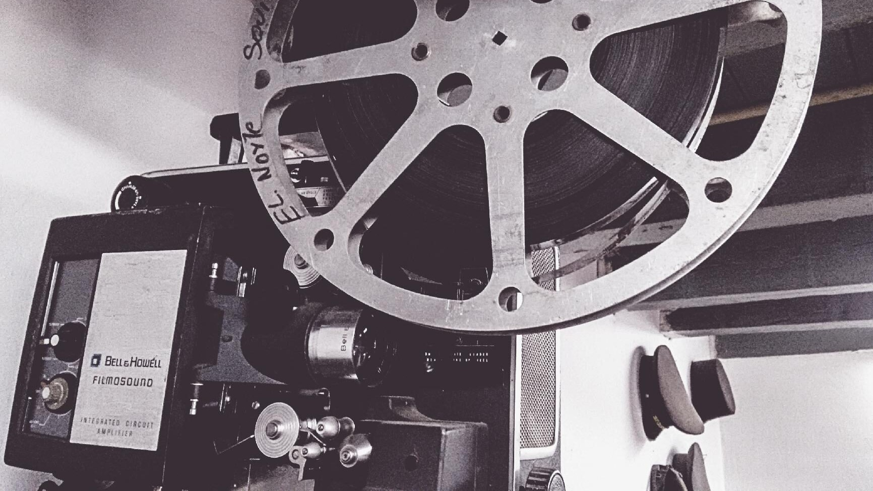 Firserfilm, flaskeøl og flæskesvær