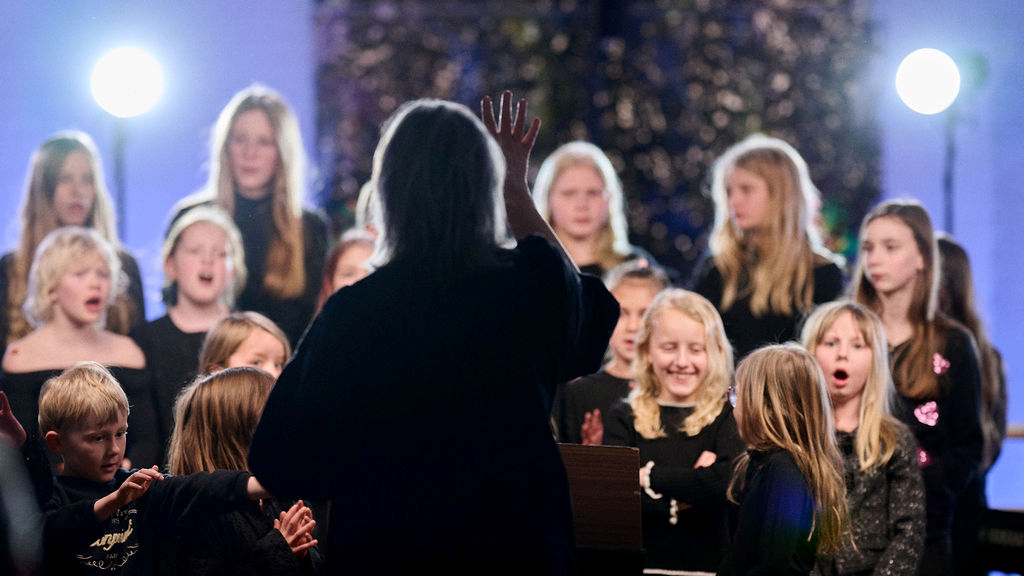 Forår, fællessang og fynske børnestemmer