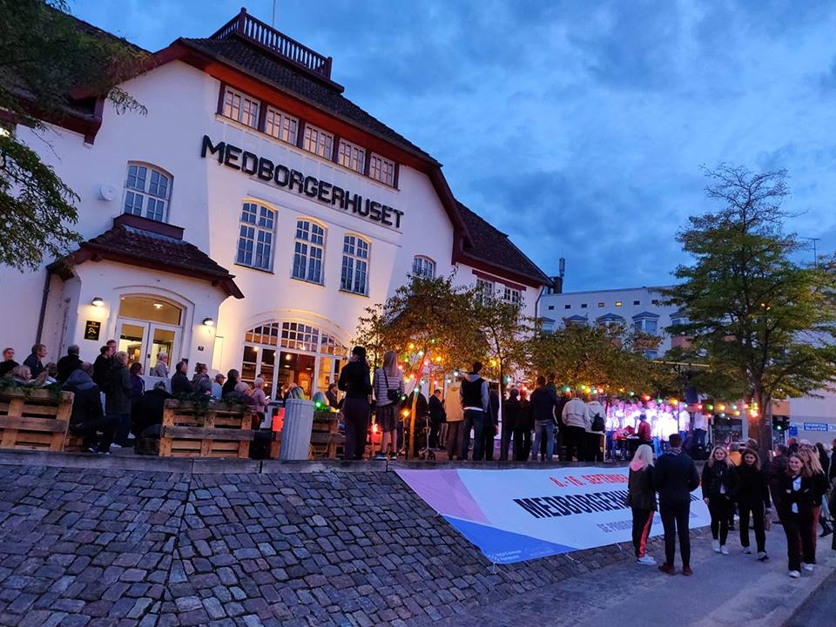 Sommer-Folkekøkken på Medborgerhuset med musik
