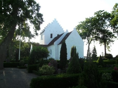 Turen går til. Søstrup Kirke og omgivelser