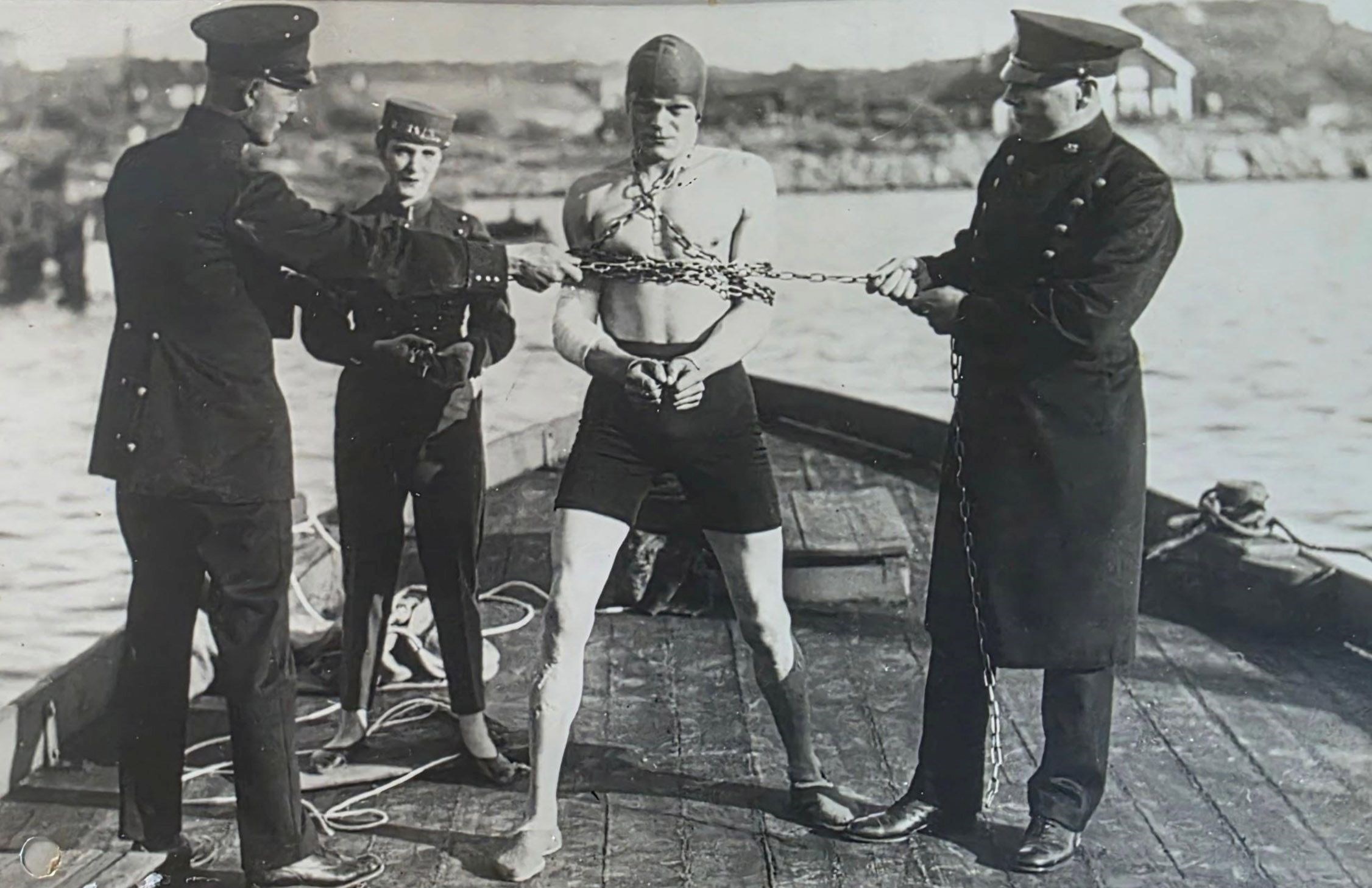 Udbryderkongen Bernardi - Danmarks svar på Houdini