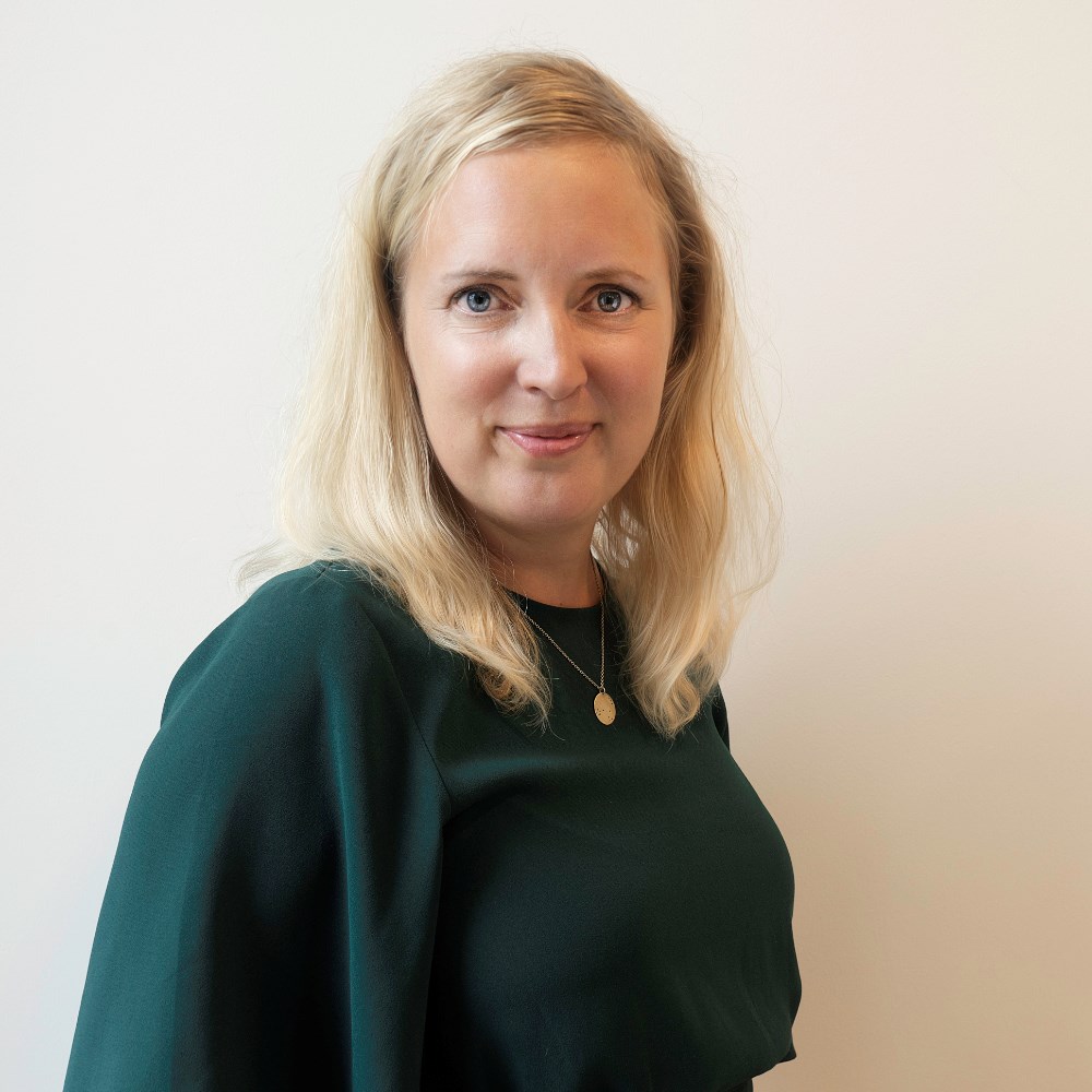 Søndagssalon med forfatter, dramatiker og historiefortæller Marie Louise Cornelius på Højskolen