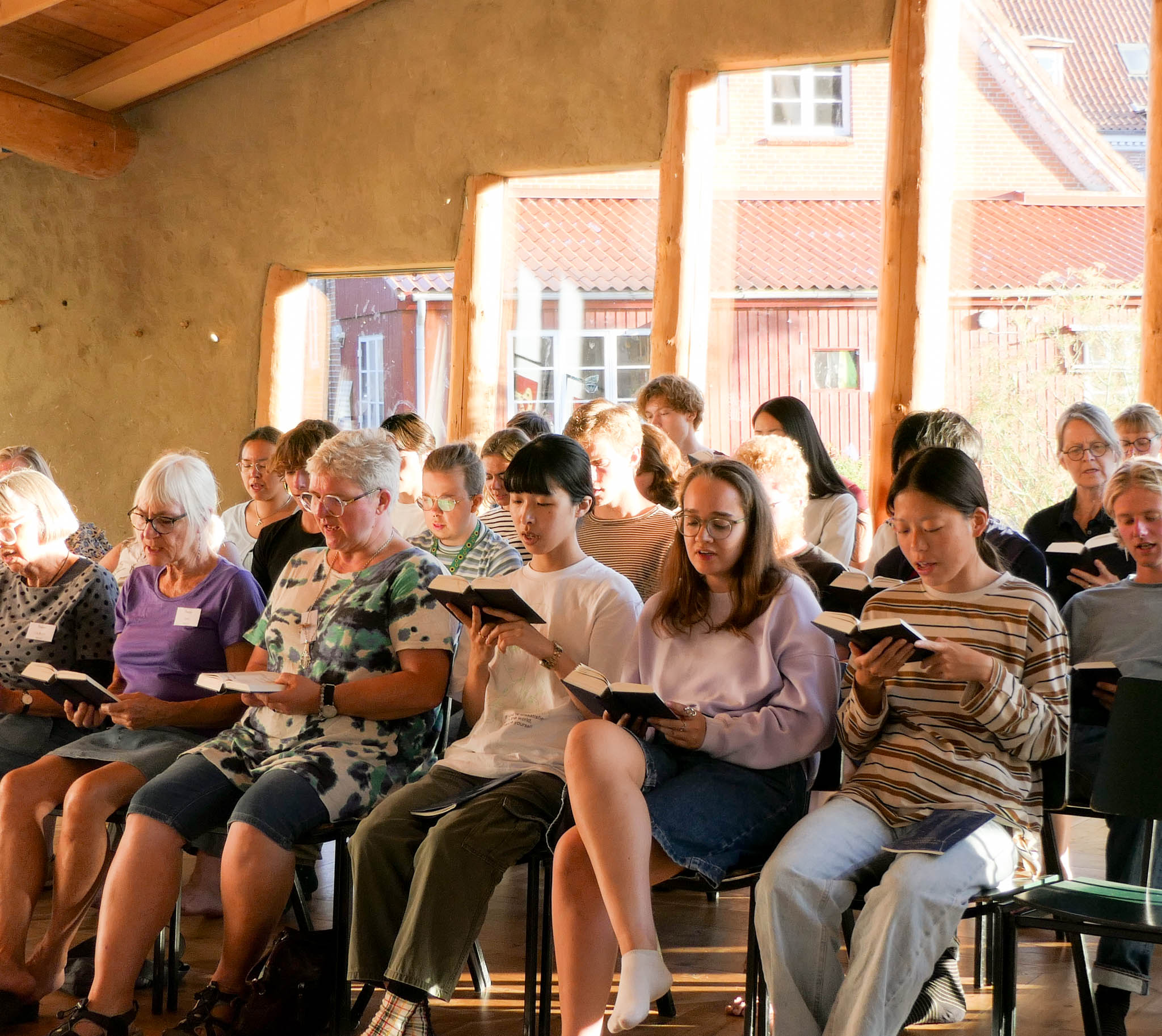 Syng, snak og spis på Brenderup Højskole