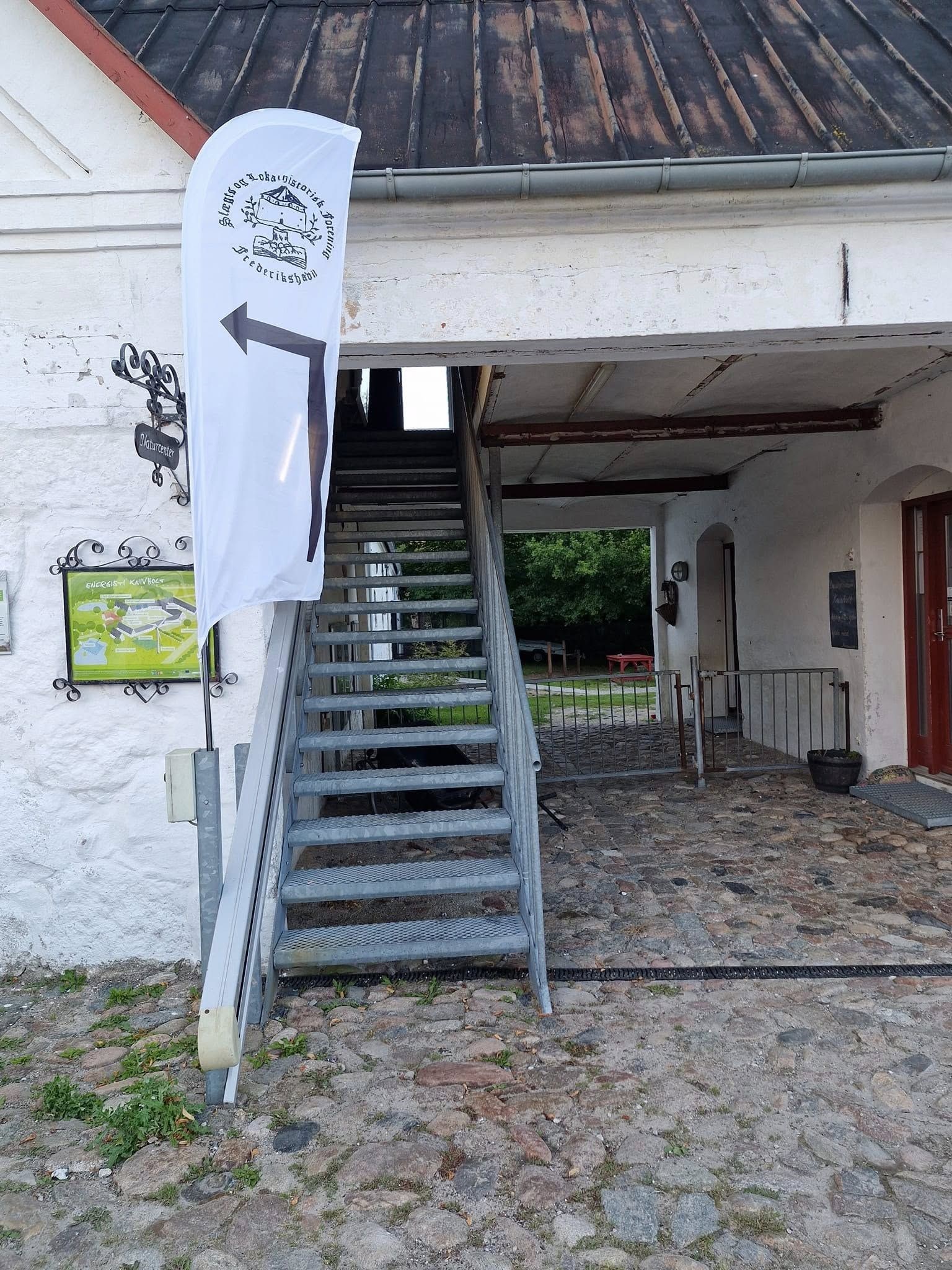 Arkivaften med hjælp til slægtsforskning og lokalhistorie, på Knivholt Hovedgaard