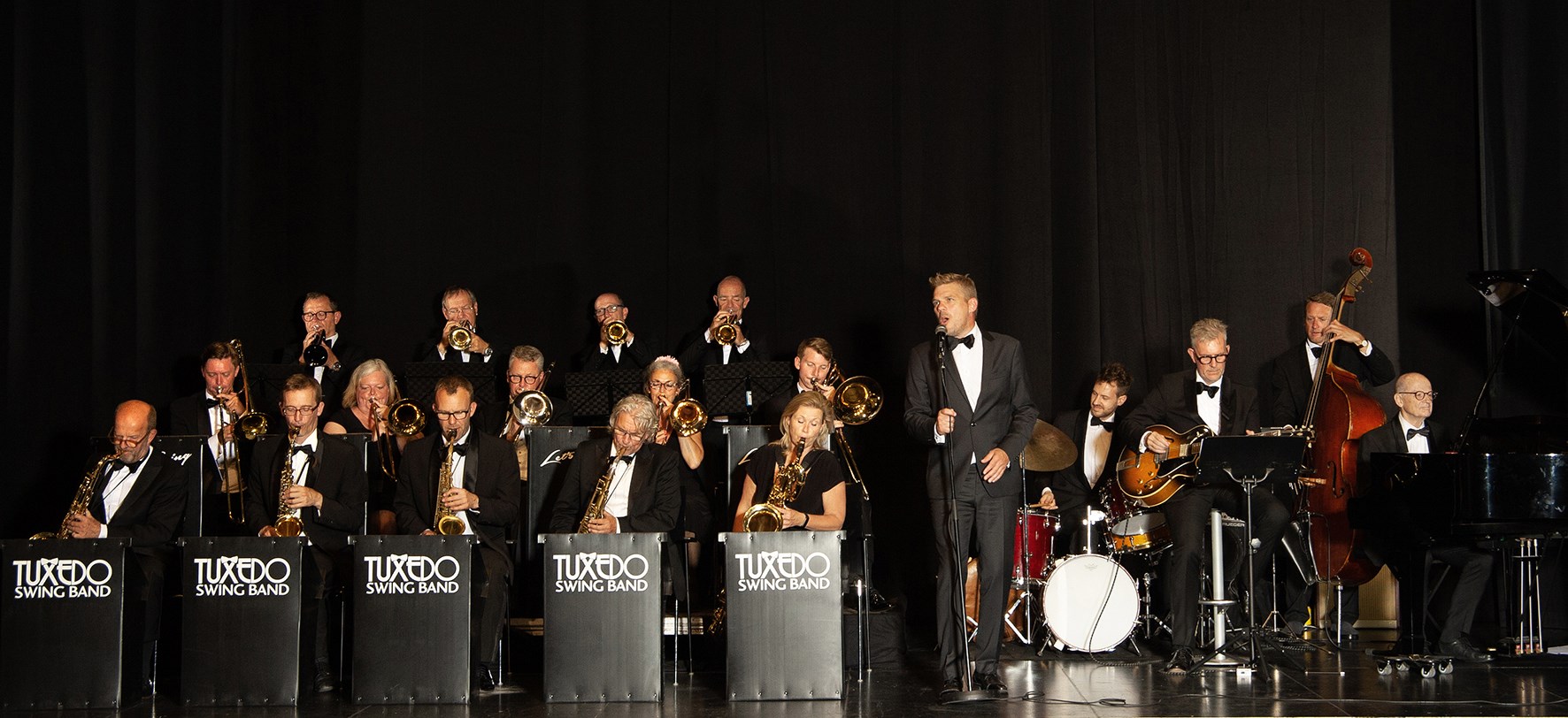 Tuxedo Swing Band, 80 èrne for fuld swing og meget andet