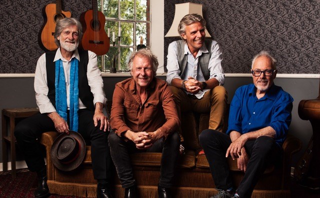 Ivan Pedersen foran 'Danmarks Næstbedste Trio'